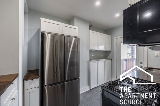 3716 W Belmont Ave Unidad 2