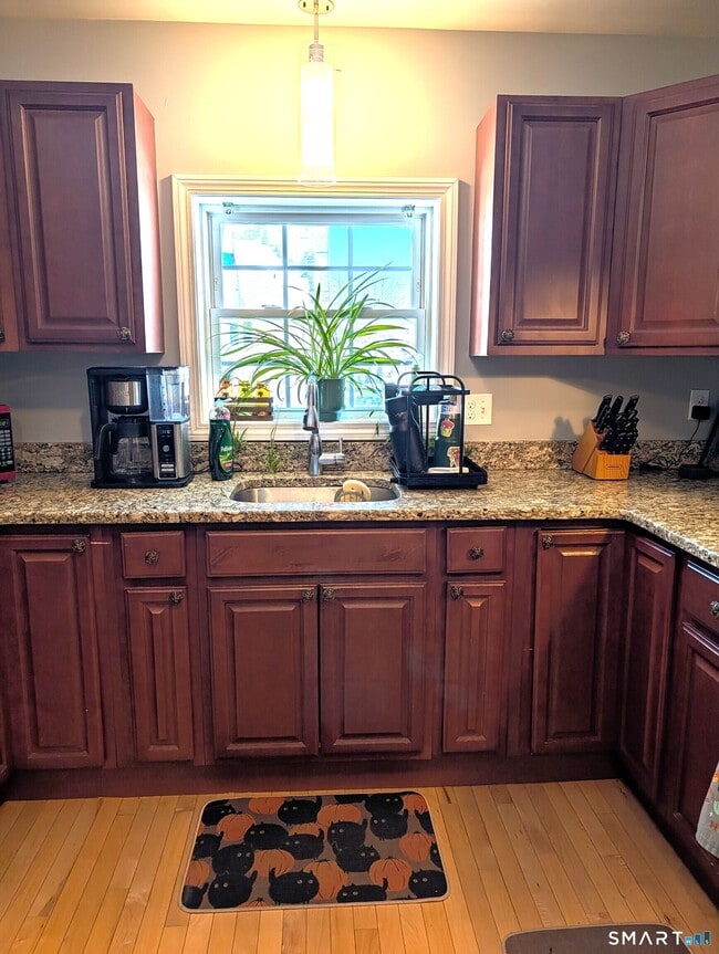 Photo - 40 Franklin St