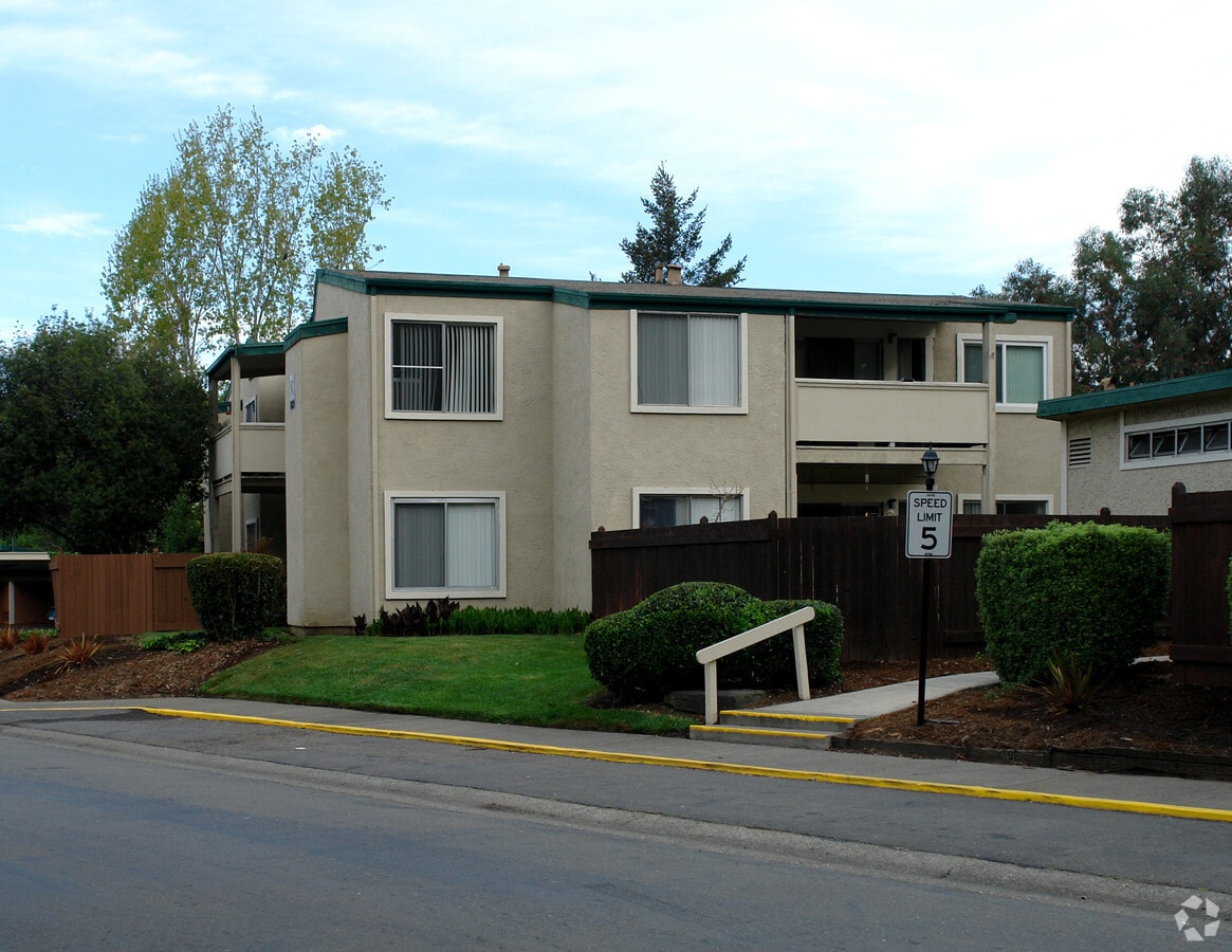 Photo - Santa Rosa Garden Apartments