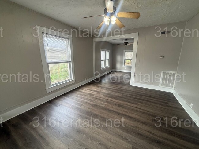Photo - $945- 3 bed 1 bath home - Single Family Home