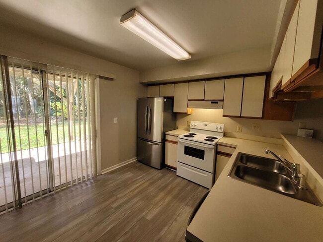 Photo - 2 Bedroom Condo Near Chicks Beach!