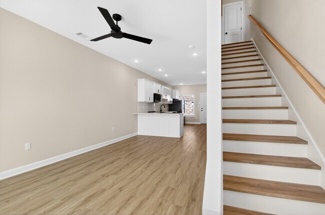 Photo - 201 E 17th St