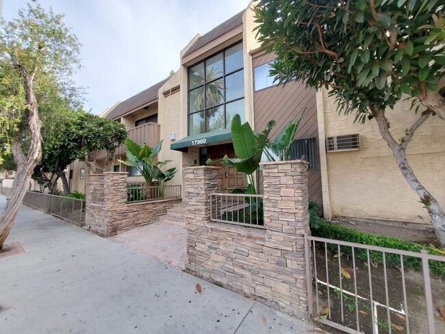 Building Photo - 17900 Sherman Way Unit 302 Rental