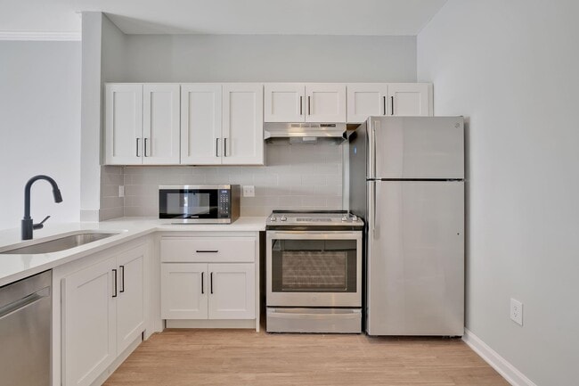 STAINLESS STEEL APPLIANCES