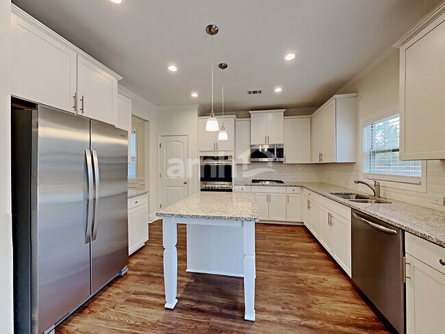 Photo - 213 Orchard Trail