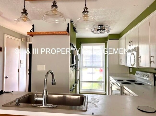 Photo - 8108 Monrovia St