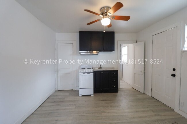 Photo - 732 N Victor Ave Unit B