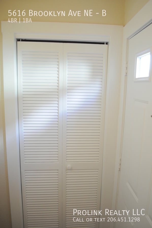 Photo - 5616 Brooklyn Ave NE Unidad B