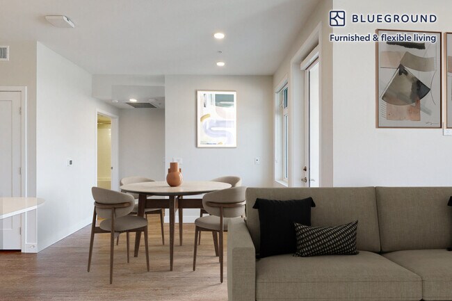 Photo - 825 S Myrtle Ave Unidad FL5-ID10247A