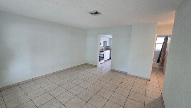 Photo - 1401-1405 NE 21st St Unit 1405 NE 21St Street