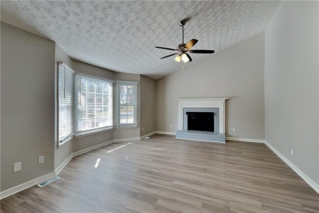 Photo - 360 Austin Dr