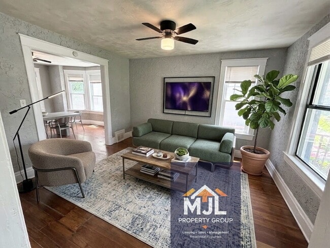 Beautiful 3 Bedroom/ 2 Bath Home Ready Now!