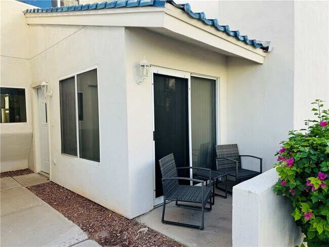 1800 Club House Dr Unidad K90