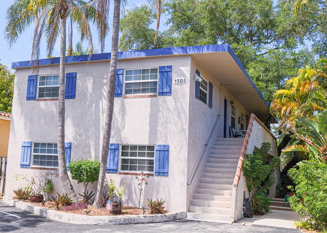 1505 NE 5th Ct Unit 4