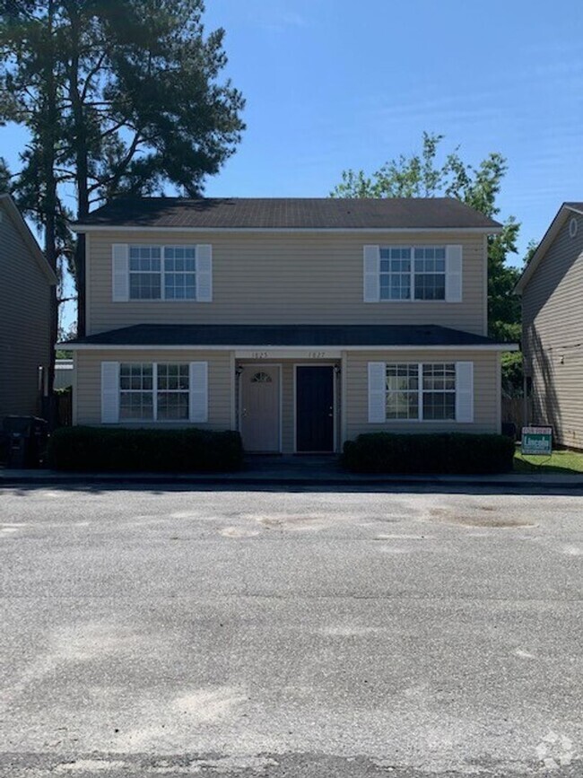 Building Photo - Remerton Townhome