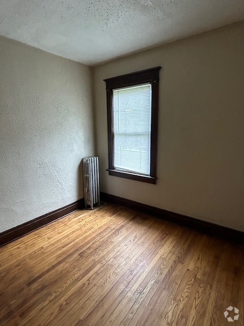 Building Photo - 300 Roesch Ave Unit #2 Rental