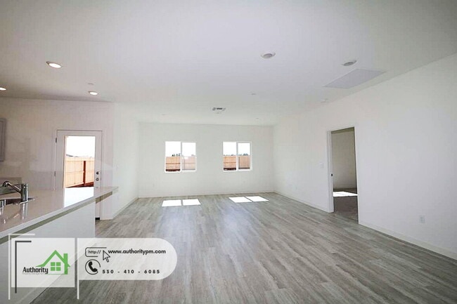 Photo - 3012 Legend Ln