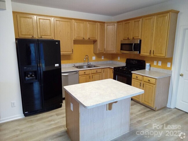 Building Photo - 3814 Staunton Rd Rental