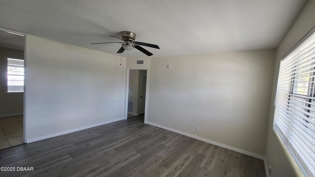 Photo - 859 Berkshire Rd