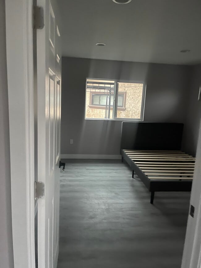 Photo - 5029 Cutler Ave