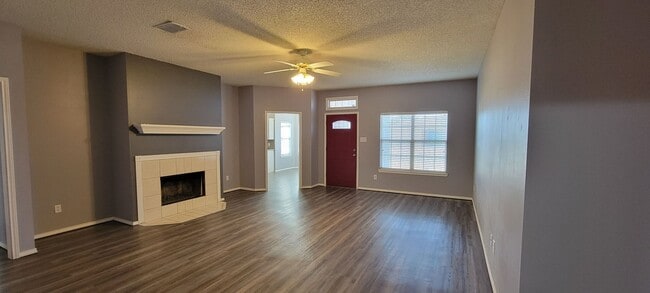 Photo - Spacious 4/2/2 on a Corner Lot