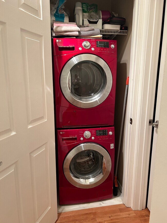 Laundry - 6412 Alamo Ave Unit 2w