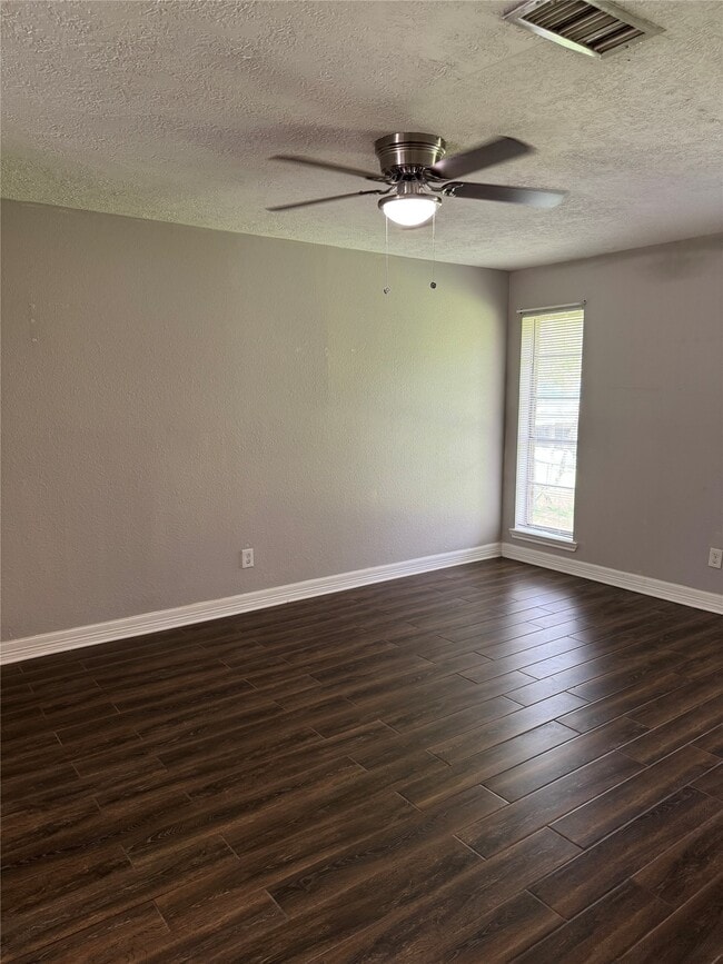 Photo - 3302 Tompkins Dr