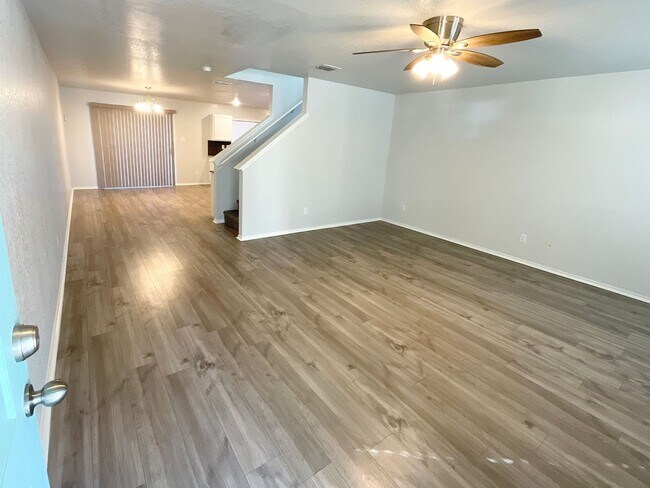 Photo - Outstanding 3 bedroom/2.5 bath home in established neighborhood just minutes from Lackland AFB an...