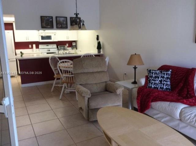 Photo - 653 Waterside Dr Unit 653