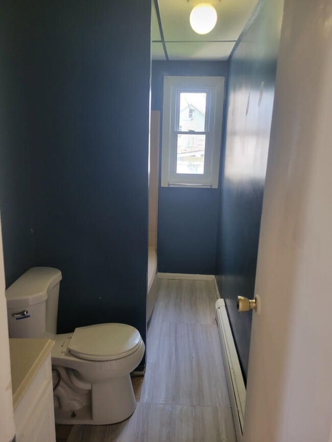 Bathroom - 21 New Walnut St