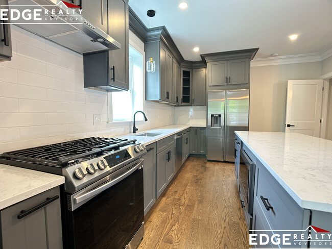 Building Photo - 238 Palfrey St Unit 1 Rental