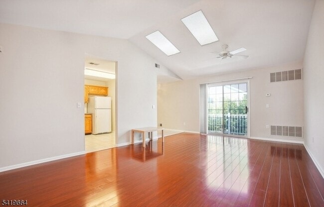 Photo - 157 Potomac Dr