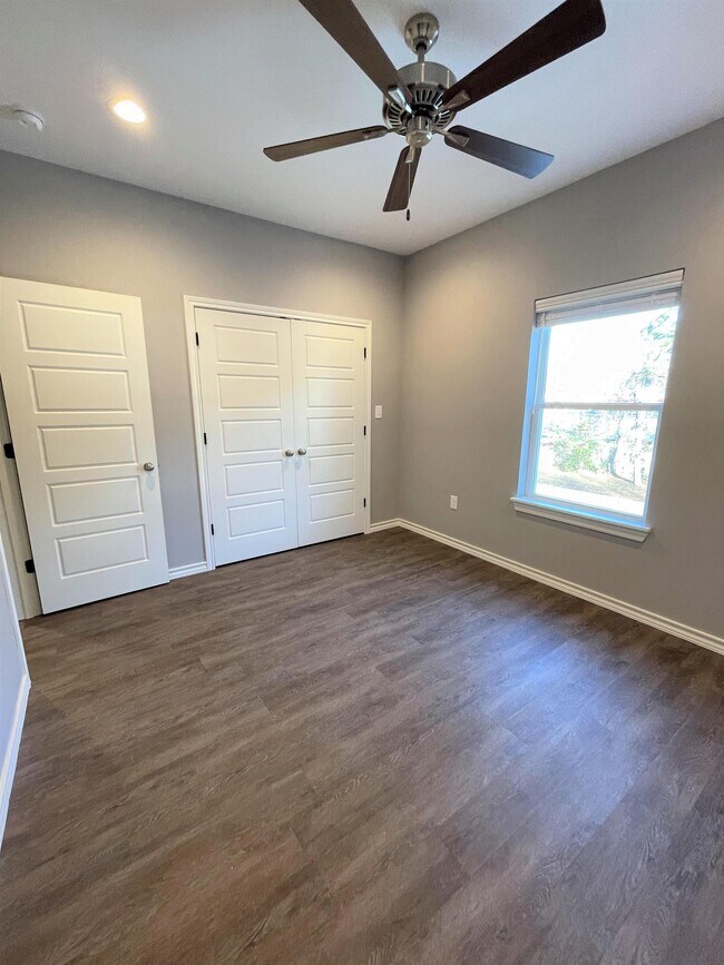 Photo - 808 W 32nd St