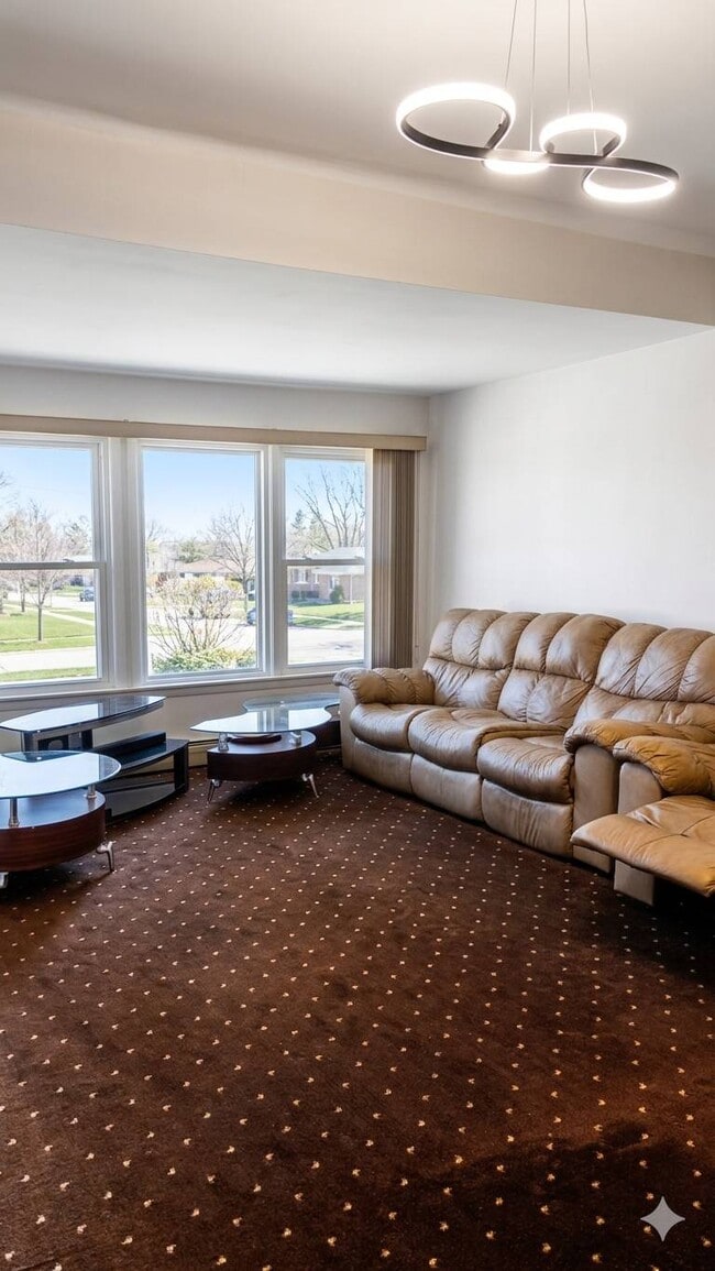 Photo - 86-08 144th St