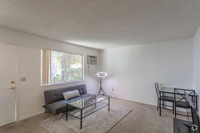 1HAB, 1BA - 650 ft²