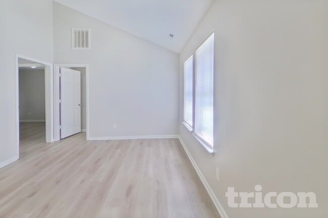 Photo - 212 Cottonwood Park Dr