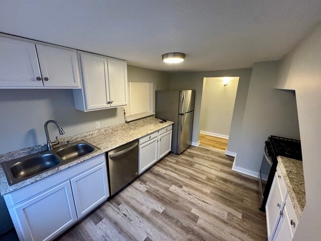 Building Photo - 25 1/2 Porter St Unit 3