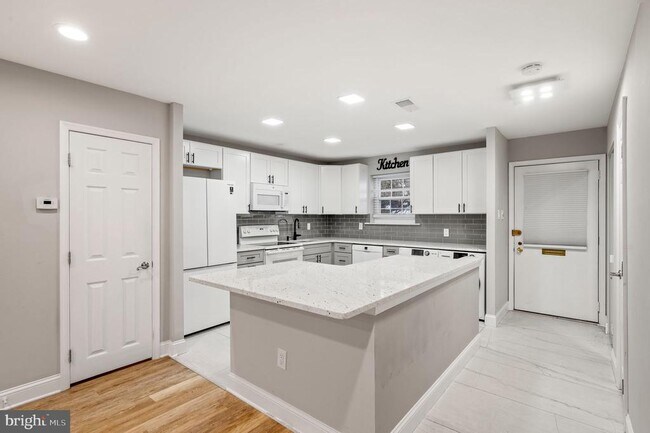 Photo - 124 Hampstead Dr