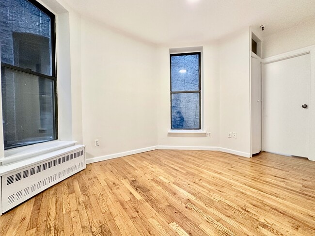 Building Photo - 953 Amsterdam Ave Rental