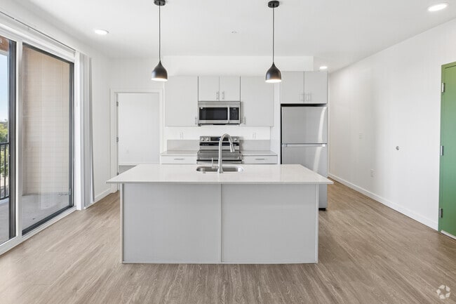 2B - 2BR, 2BA - 874SF - Kitchen