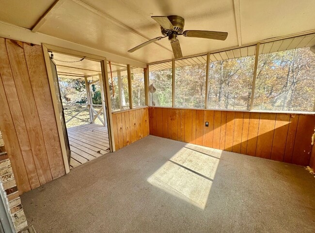 Photo - 2805 2nd Pl NW