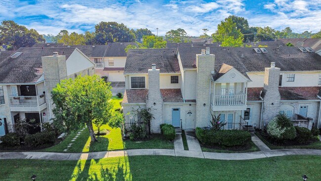 Photo - 800 Country Pl Dr