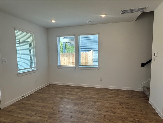 Photo - 1910 Olivos St