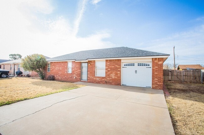 Photo - 917 Bradley St