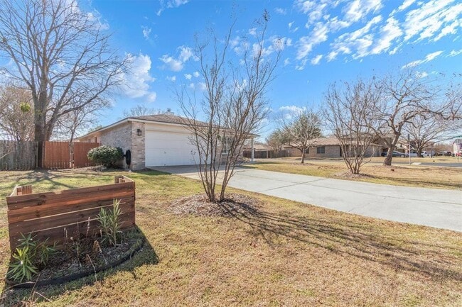 Photo - 100 Madisons Way