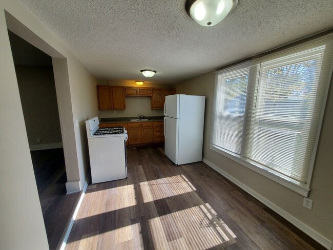 Photo - 3 Bedroom, 1 Bathroom Home with additional...