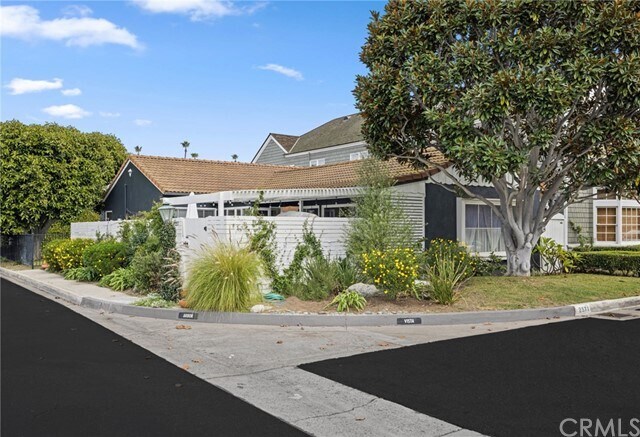 Photo - 2571 Vista Dr