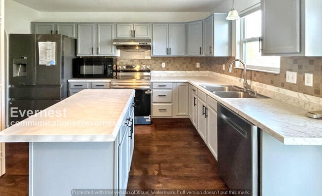 Photo - 5300 Folsom Dr