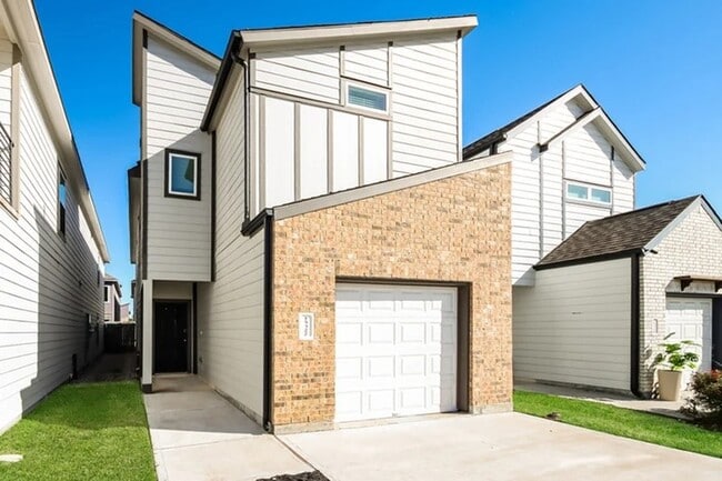 Photo - 15322 Estrella Rd W