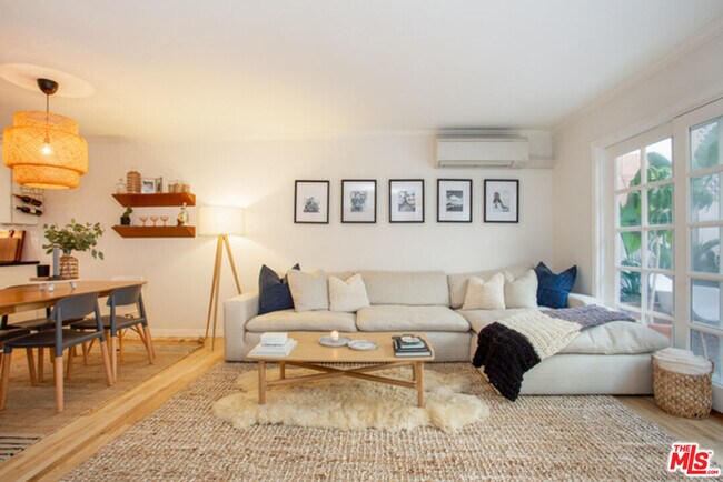 Photo - 8130 Redlands St